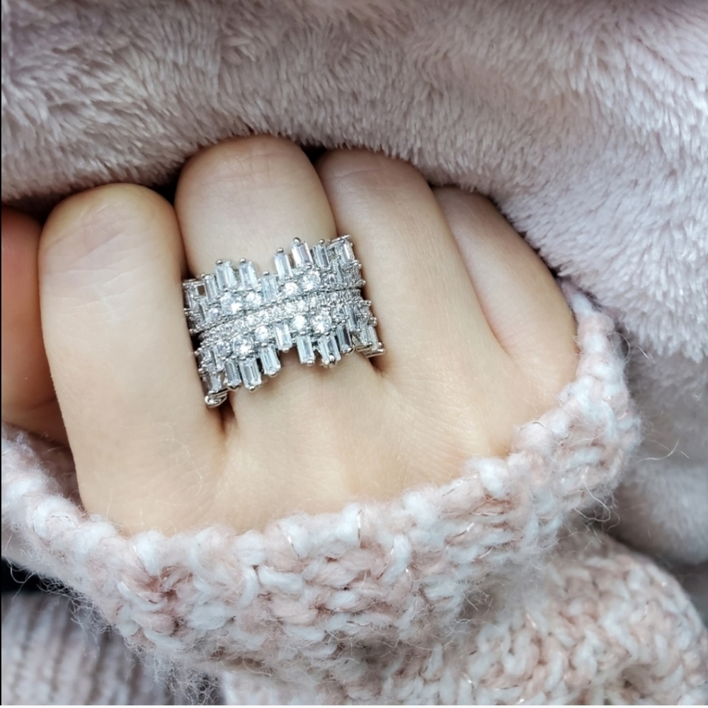 New Elegant Wide Wedding/Engagement Ring - Picture 3 of 12
